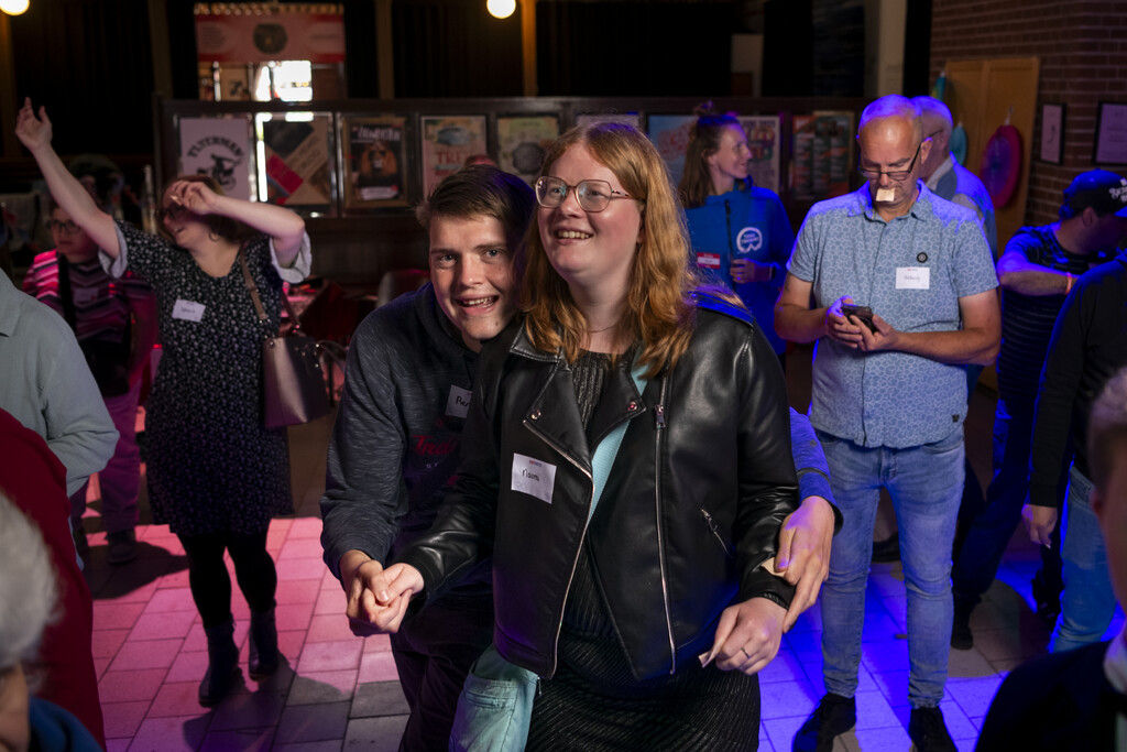 In Utrecht kwamen deelnemers samen om te dansen, te bewegen én nieuwe mensen te ontmoeten.